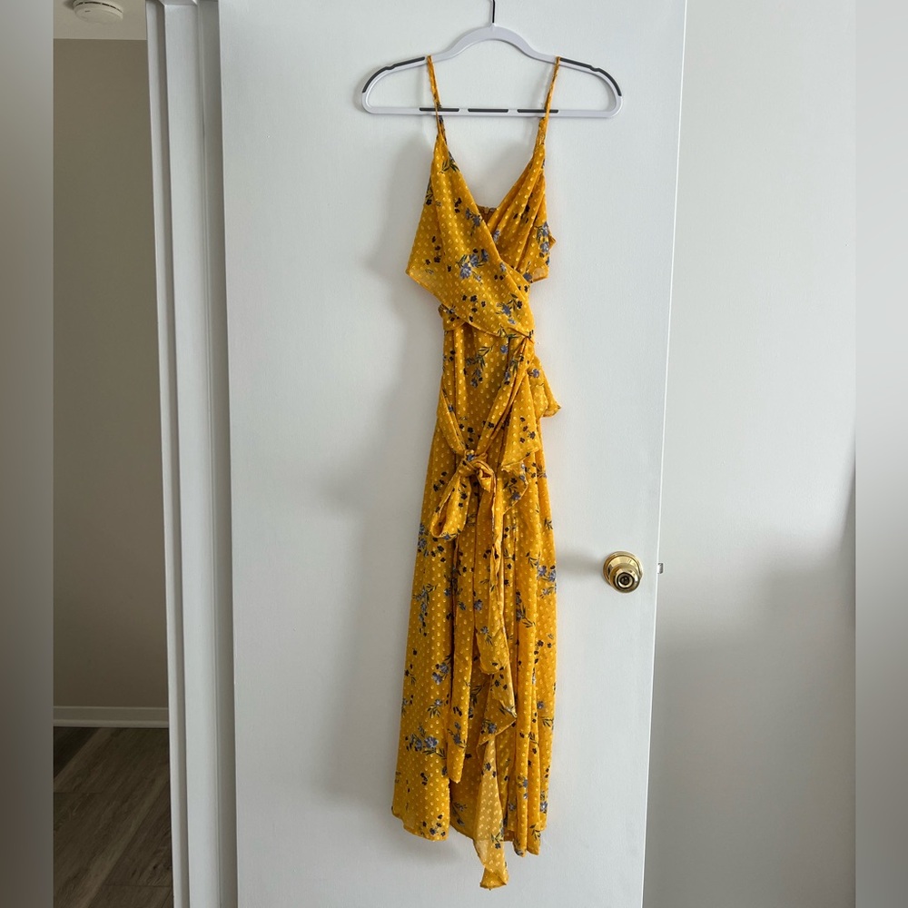 ASTR the label Yellow & Blue Floral Asymmetrical Dress